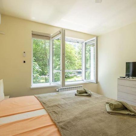 Top Location, Brand New 3 Bdrm Apt & Free Parking Σόφια Εξωτερικό φωτογραφία