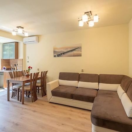Top Location, Brand New 3 Bdrm Apt & Free Parking Σόφια Εξωτερικό φωτογραφία