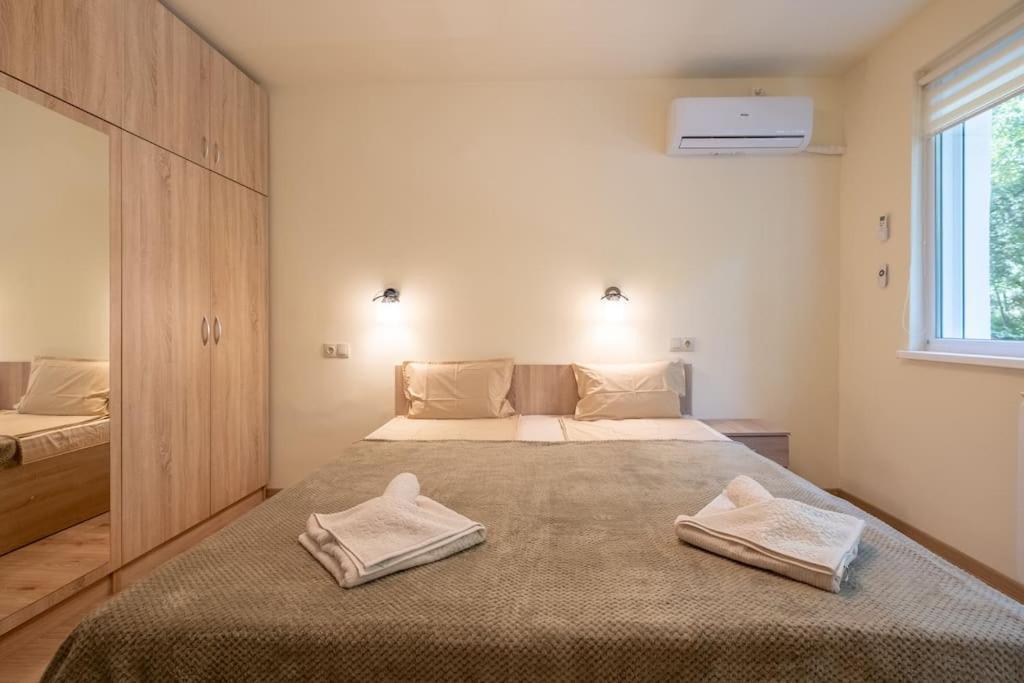 Top Location, Brand New 3 Bdrm Apt & Free Parking Σόφια Εξωτερικό φωτογραφία