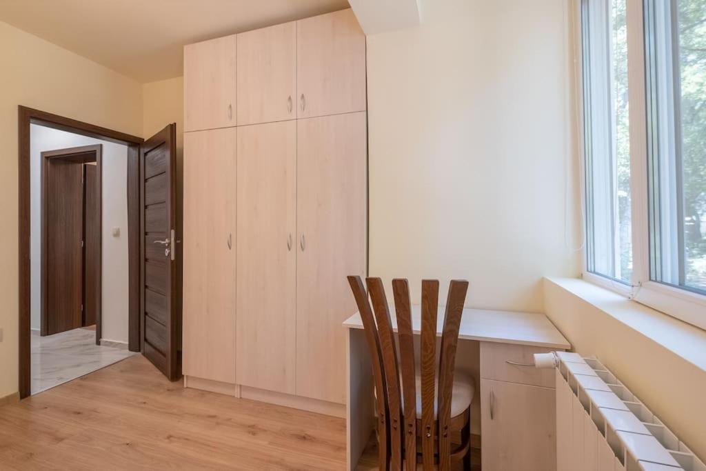 Top Location, Brand New 3 Bdrm Apt & Free Parking Σόφια Εξωτερικό φωτογραφία