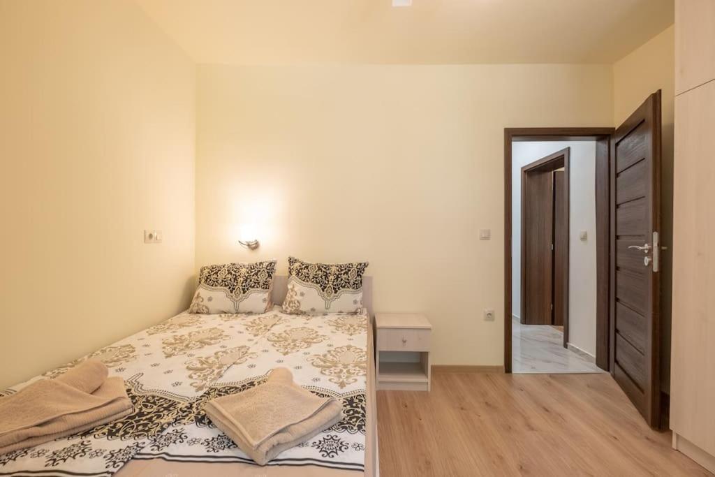 Top Location, Brand New 3 Bdrm Apt & Free Parking Σόφια Εξωτερικό φωτογραφία