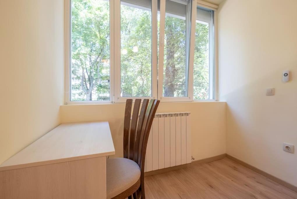 Top Location, Brand New 3 Bdrm Apt & Free Parking Σόφια Εξωτερικό φωτογραφία